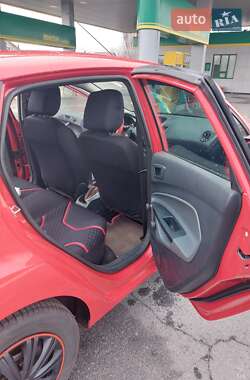 Хэтчбек Ford Fiesta 2010 в 