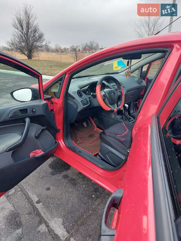 Хэтчбек Ford Fiesta 2010 в Днепре