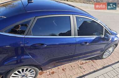 Седан Ford Fiesta 2015 в 