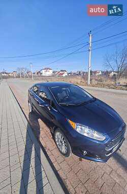 Седан Ford Fiesta 2015 в 
