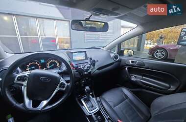 Седан Ford Fiesta 2015 в 