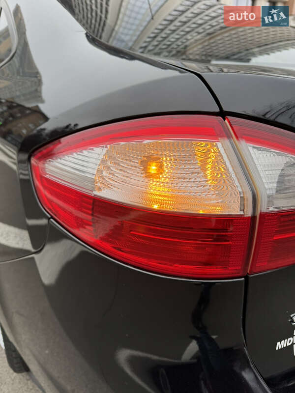 Седан Ford Fiesta 2016 в Киеве