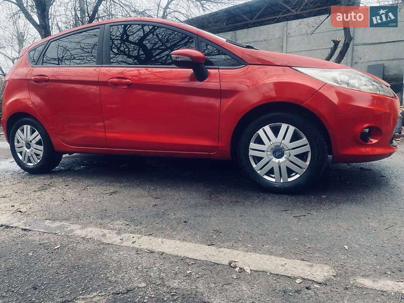 Хэтчбек Ford Fiesta 2012 в Горишних Плавнях