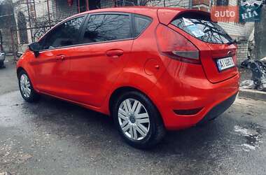Хэтчбек Ford Fiesta 2012 в 