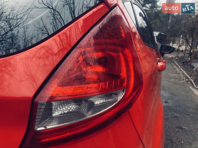 Хэтчбек Ford Fiesta 2012 в Горишних Плавнях