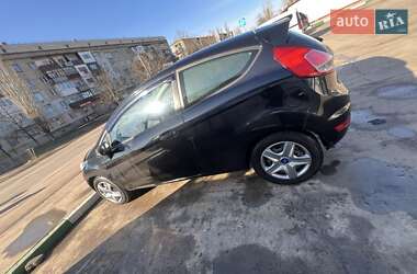 Хэтчбек Ford Fiesta 2013 в 