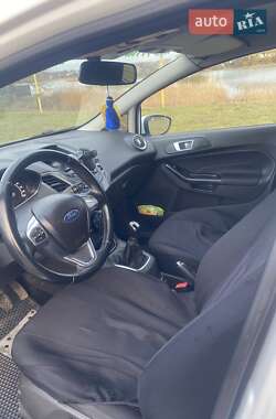 Хэтчбек Ford Fiesta 2013 в 