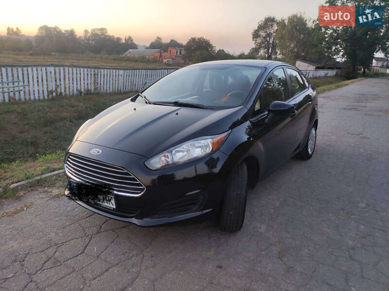 Седан Ford Fiesta 2014 в Києві