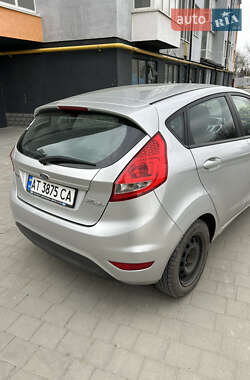 Седан Ford Fiesta 2011 в 
