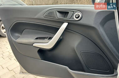 Седан Ford Fiesta 2011 в 
