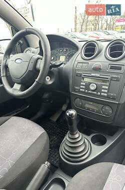 Хэтчбек Ford Fiesta 2007 в Белогородке