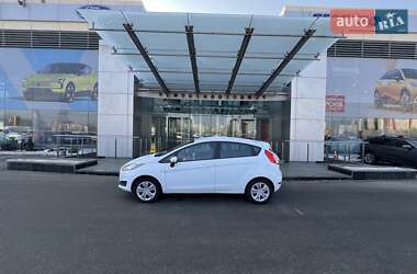 Хетчбек Ford Fiesta 2016 в Києві