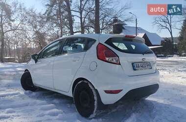 Хетчбек Ford Fiesta 2016 в Києві