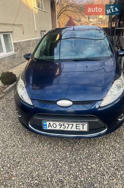 Хэтчбек Ford Fiesta 2010 в Тячеве