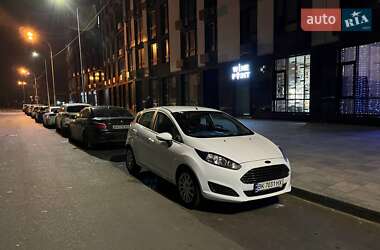 Хетчбек Ford Fiesta 2015 в Києві