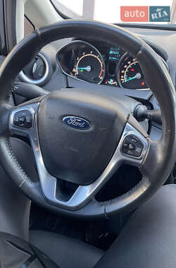 Седан Ford Fiesta 2014 в Рівному