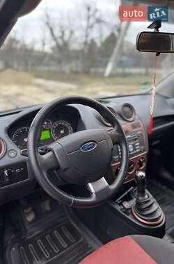 Хэтчбек Ford Fiesta 2007 в 