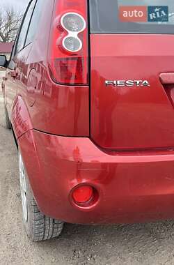 Хэтчбек Ford Fiesta 2007 в 