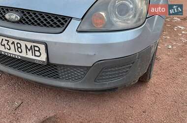 Хэтчбек Ford Fiesta 2007 в 