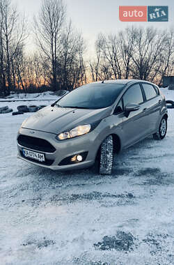 Хэтчбек Ford Fiesta 2016 в Киеве