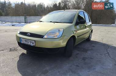 Хэтчбек Ford Fiesta 2005 в 
