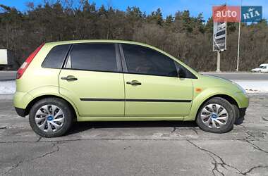 Хэтчбек Ford Fiesta 2005 в 