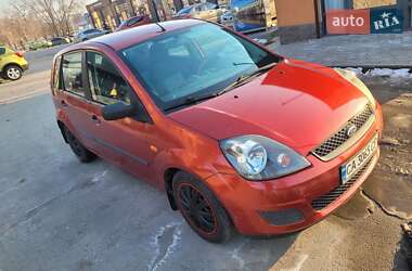 Хэтчбек Ford Fiesta 2006 в 