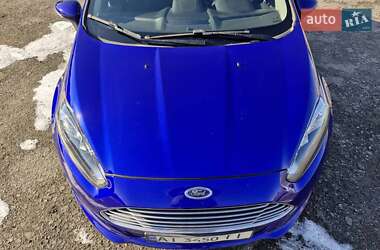 Седан Ford Fiesta 2015 в Святопетровское