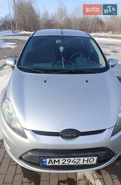 Хэтчбек Ford Fiesta 2010 в 