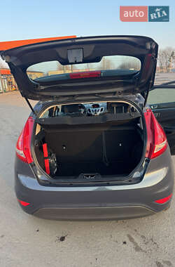 Хэтчбек Ford Fiesta 2011 в 