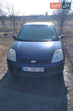 Хэтчбек Ford Fiesta 2004 в 