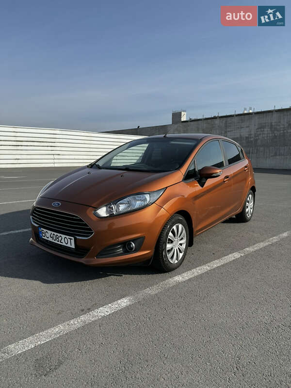 Хэтчбек Ford Fiesta 2015 в Львове