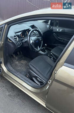 Хетчбек Ford Fiesta 2013 в 