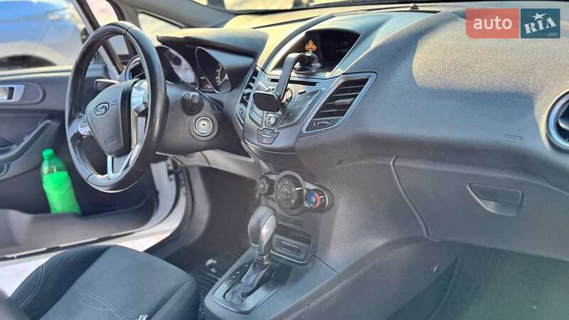 Хэтчбек Ford Fiesta 2016 в Харькове