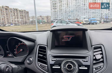 Хэтчбек Ford Fiesta 2019 в 