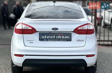 Седан Ford Fiesta 2014 в 