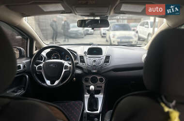 Седан Ford Fiesta 2014 в 