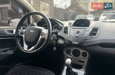Седан Ford Fiesta 2014 в 
