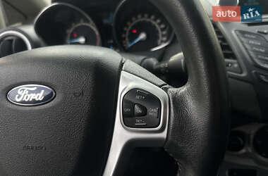Седан Ford Fiesta 2014 в 