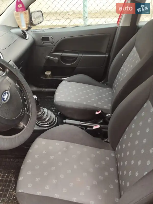 Ford Fiesta 2005 VIN WF0HXXGAJH5P24581 фото оголошення 4 з 38