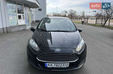 Седан Ford Fiesta 2015 в Киеве