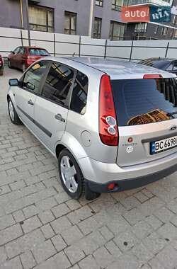 Хэтчбек Ford Fiesta 2008 в Львове