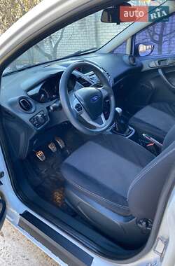 Хэтчбек Ford Fiesta 2012 в 