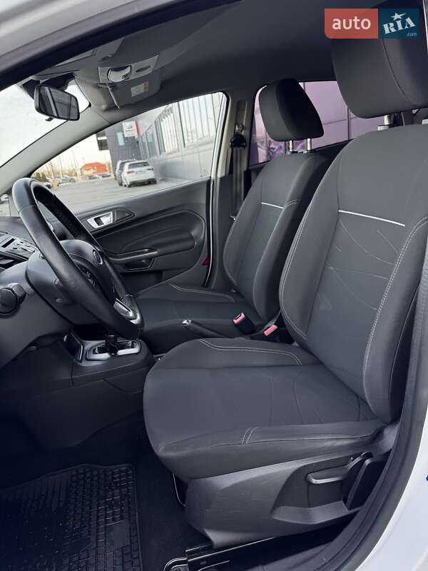 Хетчбек Ford Fiesta 2015 в Києві