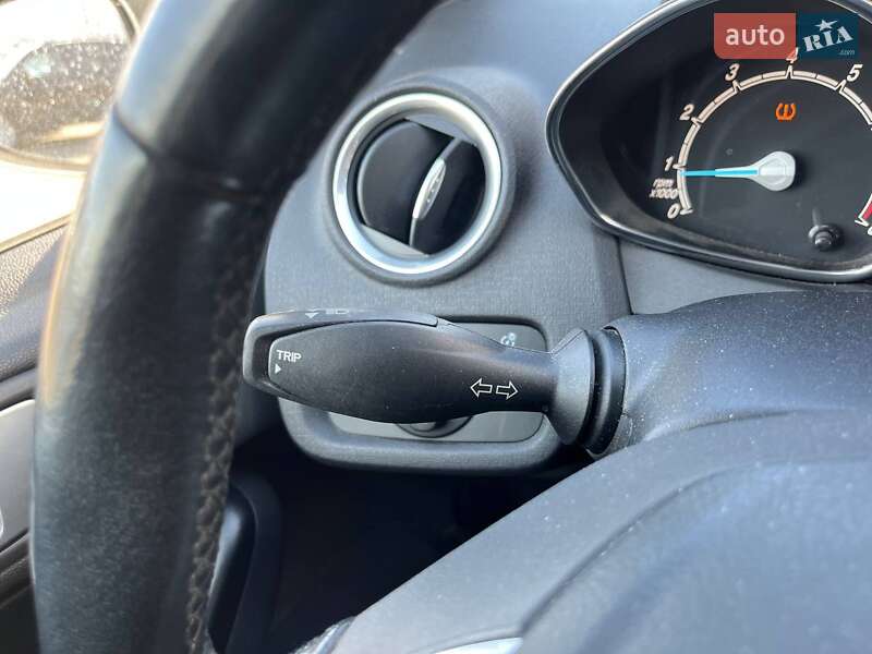Хэтчбек Ford Fiesta 2016 в Киеве