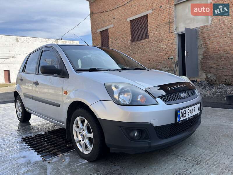 Хетчбек Ford Fiesta 2008 в 