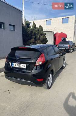 Хэтчбек Ford Fiesta 2017 в 