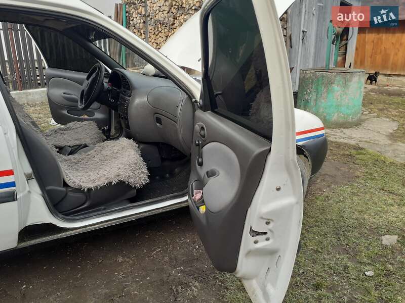 Хетчбек Ford Fiesta 1999 в Дрогобичі