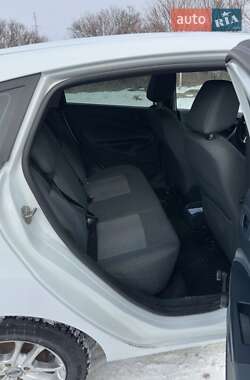 Хэтчбек Ford Fiesta 2011 в 