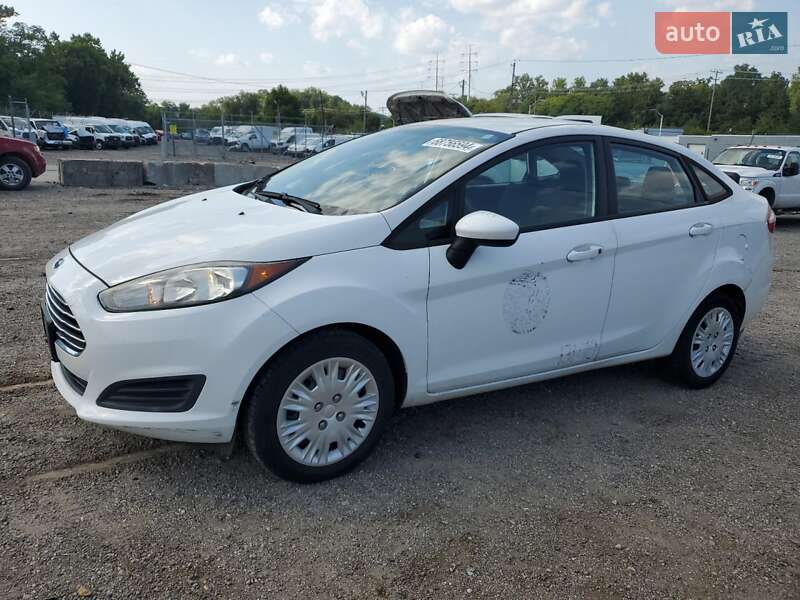 Седан Ford Fiesta 2014 в Львове